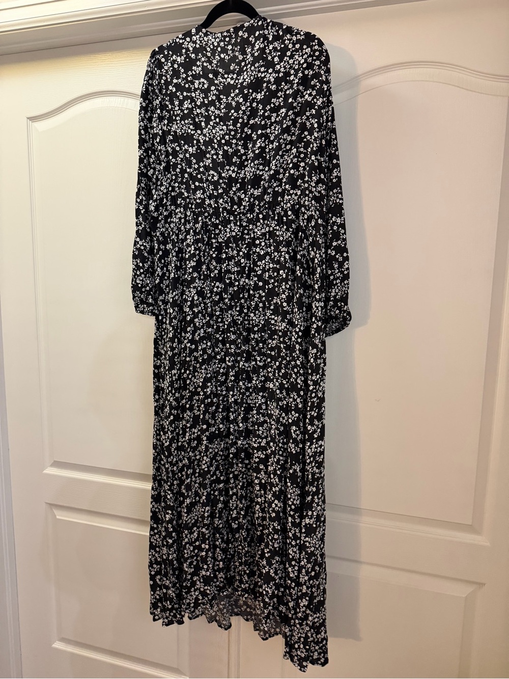 BloomChic Black and White Floral Long Sleeve Maxi Dress